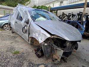 Sucata FIAT STRADA TREK CD 1.6 16v PRATA 2014/2015 Para Retirada de Peças
